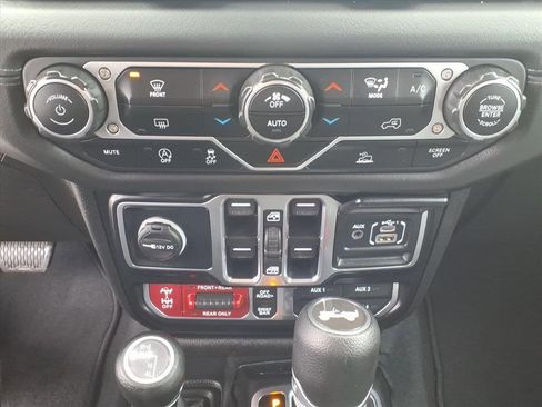 Certified 2024 Jeep Wrangler Rubicon image 8