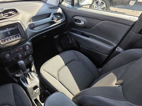 Used 2018 Jeep Renegade Altitude image 29