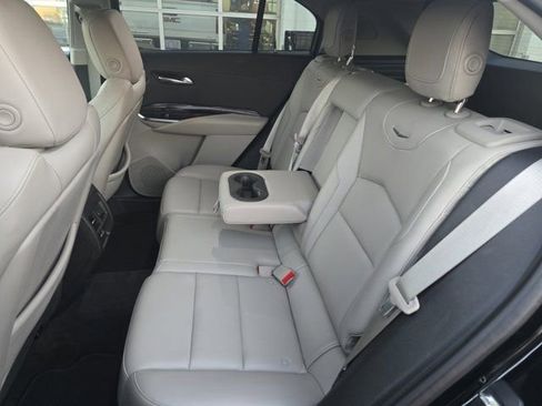 Used 2020 Cadillac XT4 Luxury w/ Cold Weather Package image 13