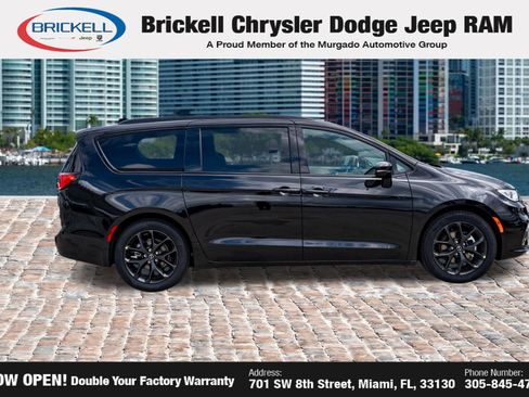 Used 2026 Chrysler Pacifica Select w/ S Appearance Package FWD image 4