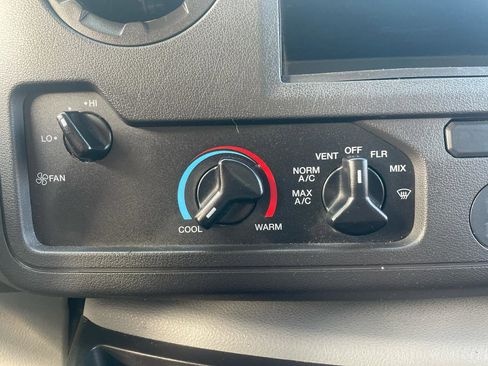 Used 2021 Ford E-350 and Econoline 350 Super Duty w/ Power Windows & Locks Group image 27