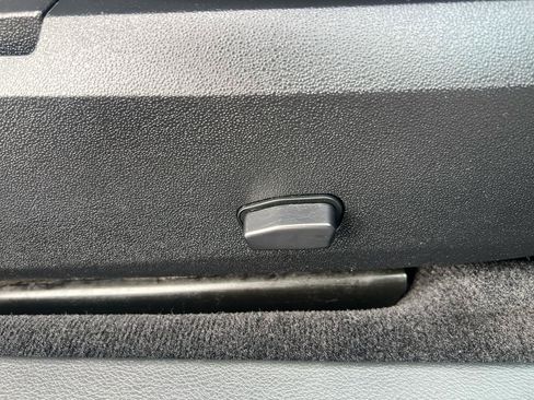 Used 2013 Chrysler 200 Touring FWD image 10