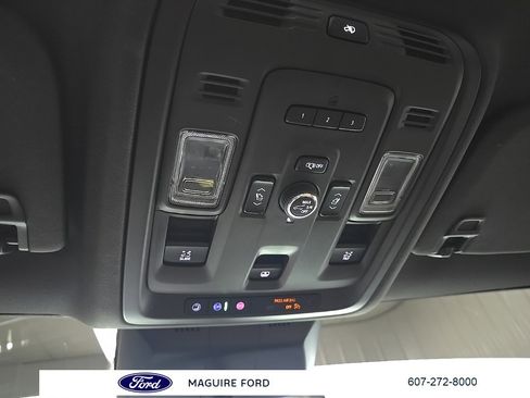 Used 2022 Cadillac Escalade ESV Premium Luxury image 31