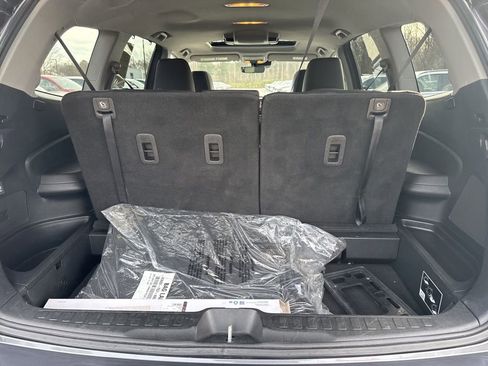 Used 2022 Honda Pilot Touring image 11