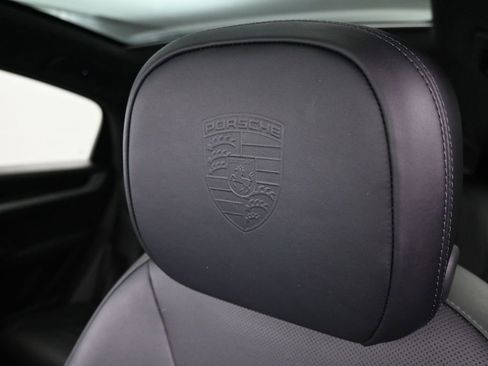 Certified 2024 Porsche Cayenne Coupe image 11