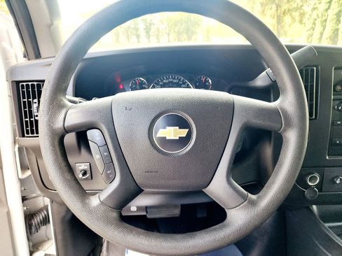 Used 2018 Chevrolet Express 2500 LT w/ LT Preferred Equipment Group image 15