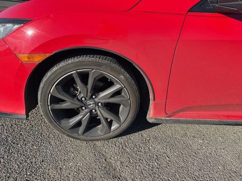 Used 2017 Honda Civic Sport image 9