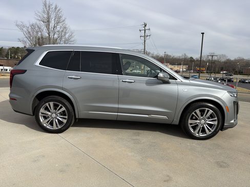 Used 2023 Cadillac XT6 Premium Luxury image 11