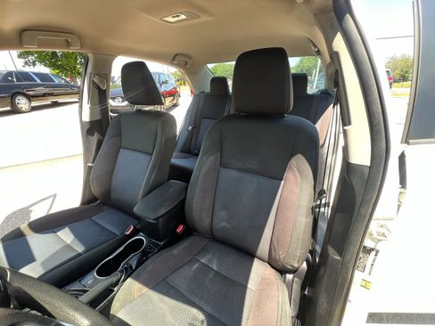 Used 2017 Toyota Corolla LE FWD image 11