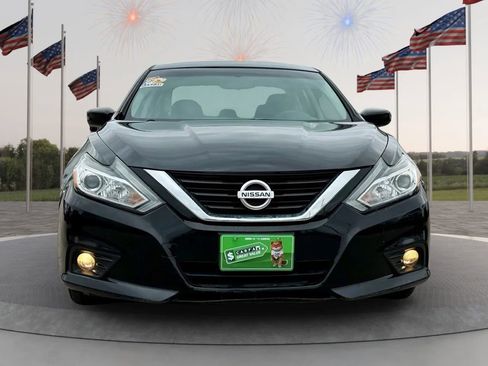 Used 2018 Nissan Altima 2.5 SV image 2