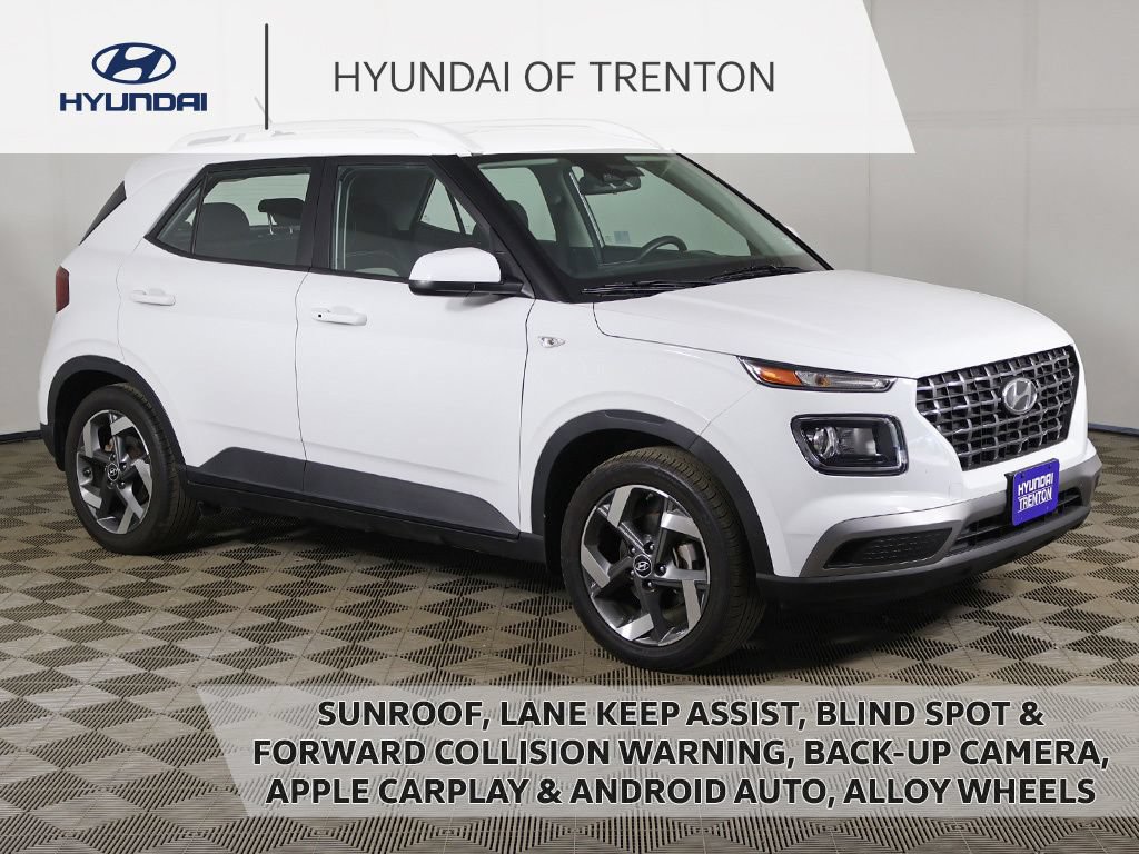 Certified 2024 Hyundai Venue SEL FWD image 1