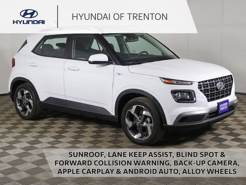 Certified 2024 Hyundai Venue SEL FWD image 1