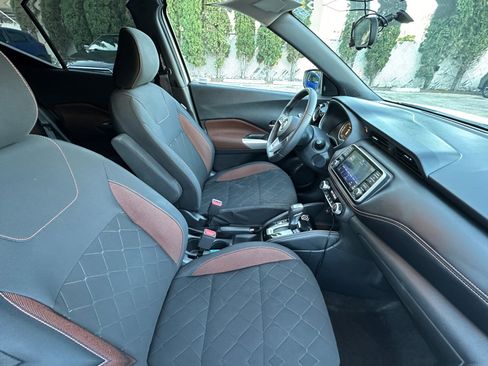 Used 2019 Nissan Kicks SR image 17