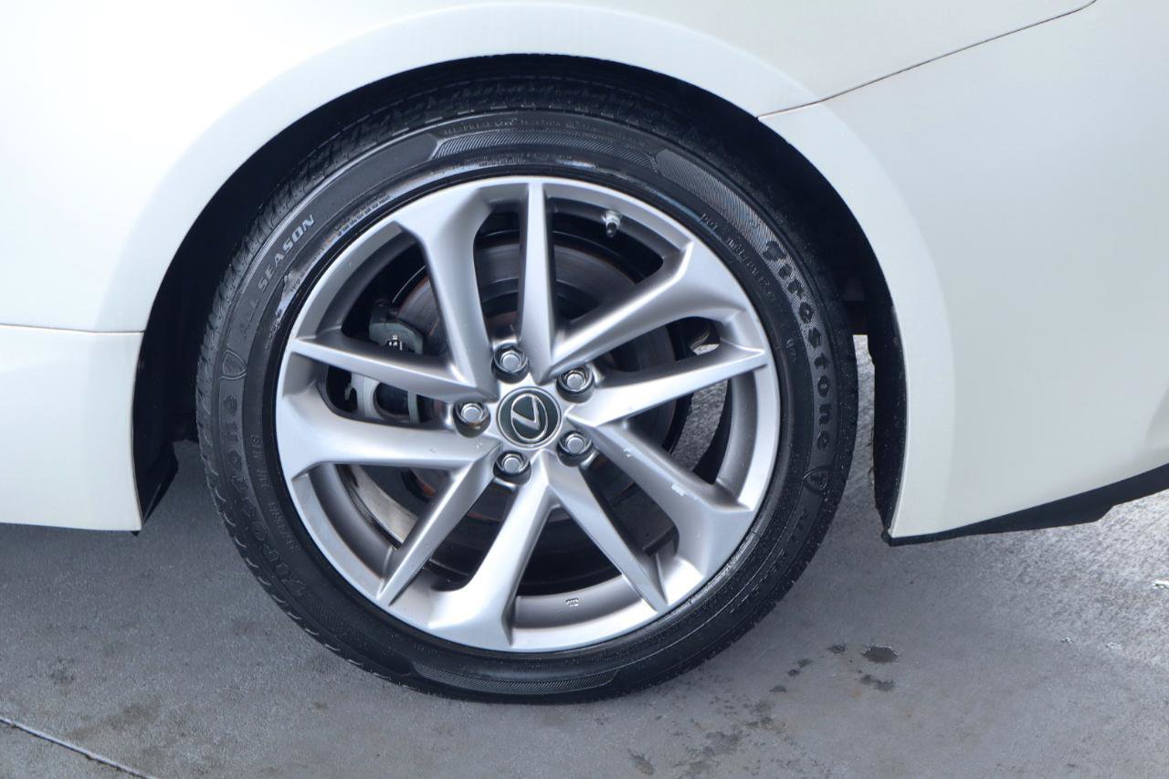 Used 2020 Lexus RC 300 w/ Accessory Package RWD image 11