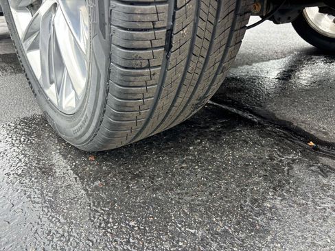 Used 2020 Cadillac Escalade Luxury image 8