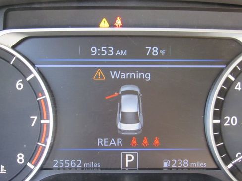 Used 2024 Nissan Altima 2.5 SR w/ SR Premium Package FWD image 26