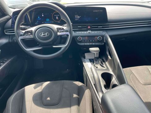 Used 2024 Hyundai Elantra SEL FWD image 13