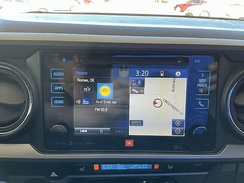 Used 2017 Toyota Tacoma TRD Off-Road image 23