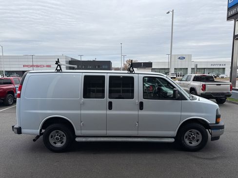 Used 2017 GMC Savana 2500 image 4