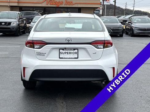 Used 2025 Toyota Corolla LE image 4