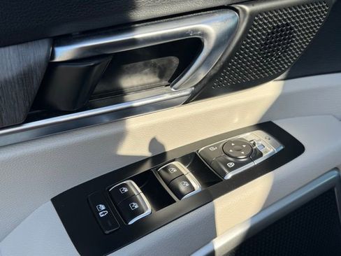 Used 2023 Kia Telluride EX w/ EX Captain's Chair Package image 15