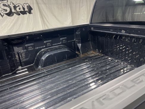 Used 2023 Chevrolet Silverado 1500 Custom image 18