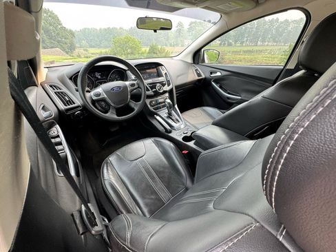 Used 2014 Ford Focus Titanium FWD image 16