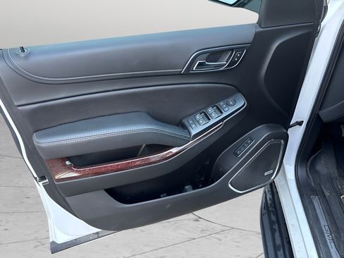 Used 2019 GMC Yukon SLT AWD/4WD image 16