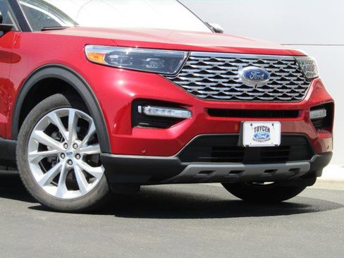 Used 2022 Ford Explorer Platinum w/ Equipment Group 601A AWD/4WD image 6