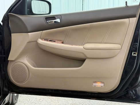 Used 2005 Honda Accord EX-L image 19