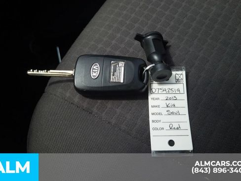 Used 2013 Kia Soul FWD image 17