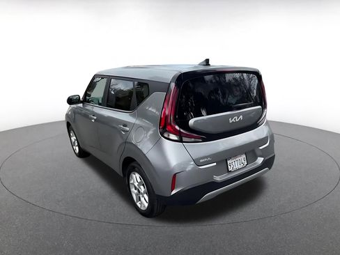 Used 2025 Kia Soul LX w/ LX Technology Package image 11