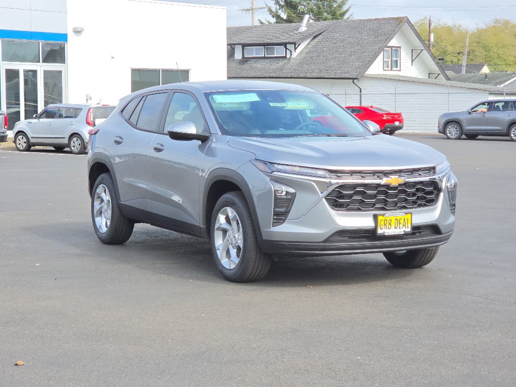 New 2026 Chevrolet Trax LS w/ LS Convenience Package FWD image 2
