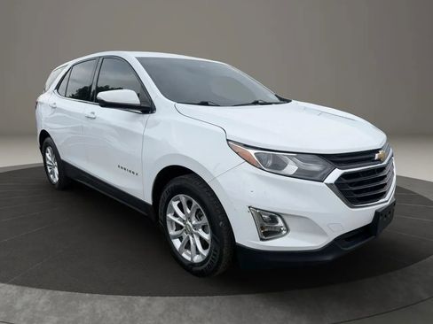 Used 2019 Chevrolet Equinox LT w/ Driver Convenience Package FWD image 3