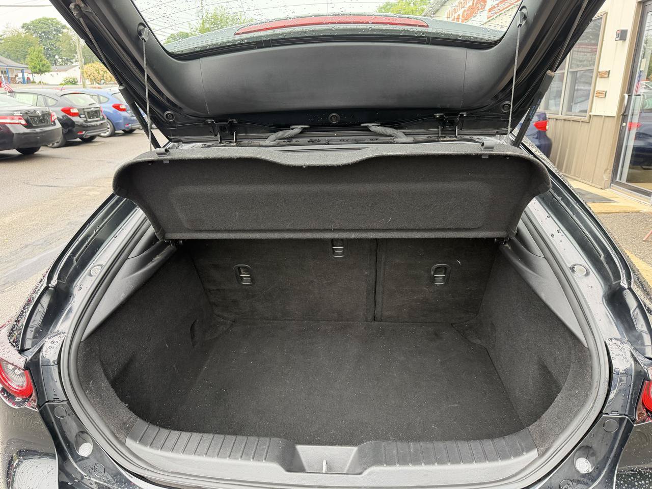 Used 2019 MAZDA MAZDA3 AWD Hatchback w/ Preferred Pkg image 8