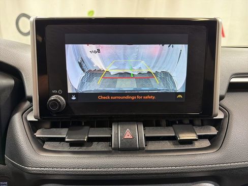 Used 2025 Toyota RAV4 XLE AWD/4WD image 29