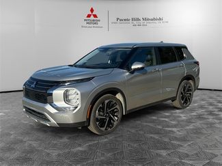 Used 2024 Mitsubishi Outlander SE video 1