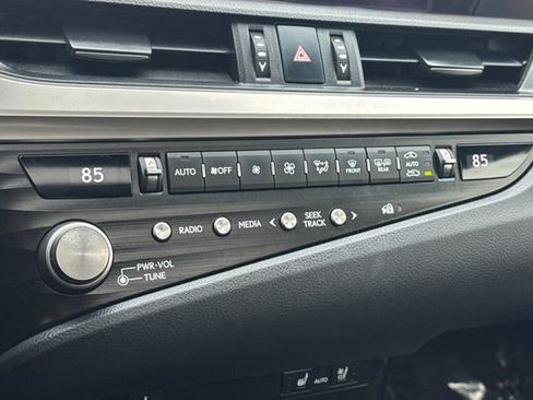 Used 2021 Lexus ES 300h w/ Premium Package image 17