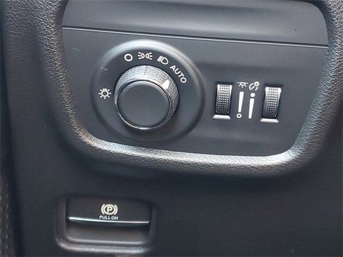 New 2025 Jeep Grand Cherokee L Altitude image 21