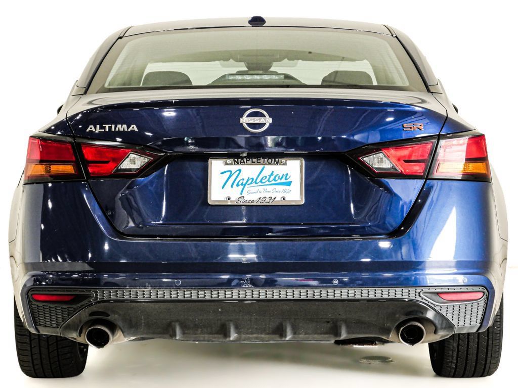 Used 2024 Nissan Altima 2.5 SR FWD image 7