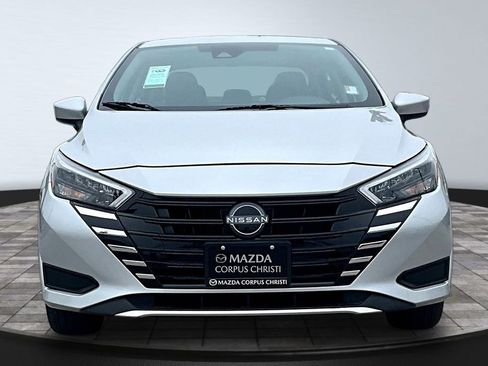 Used 2025 Nissan Versa SV FWD image 3