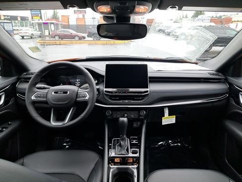 New 2026 Jeep Compass Latitude image 18