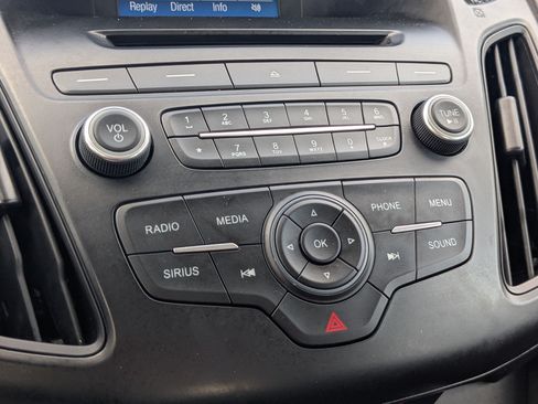 Used 2017 Ford Focus SE FWD image 24