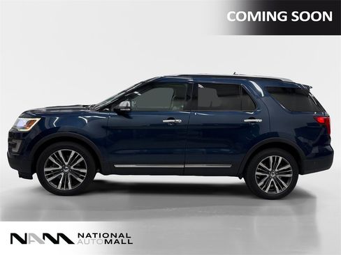Used 2016 Ford Explorer Platinum image 2