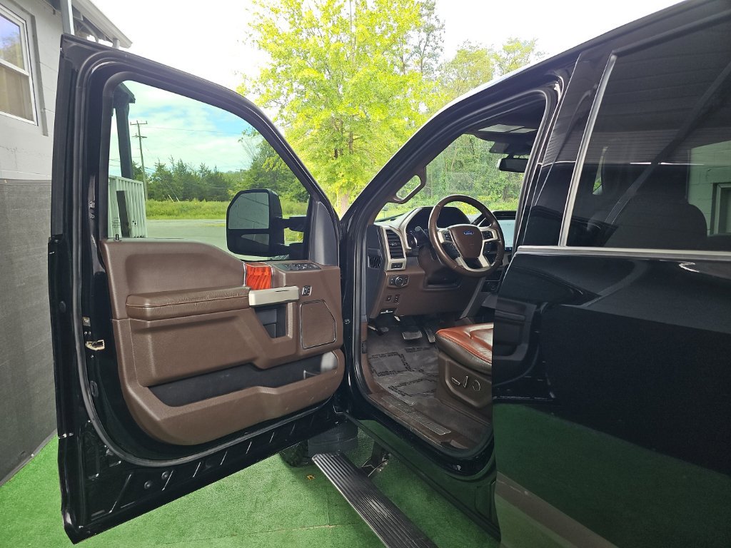 Used 2022 Ford F250 King Ranch w/ King Ranch Ultimate Package AWD/4WD image 33