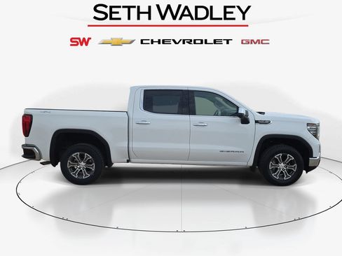 Used 2025 GMC Sierra 1500 SLT AWD/4WD image 8