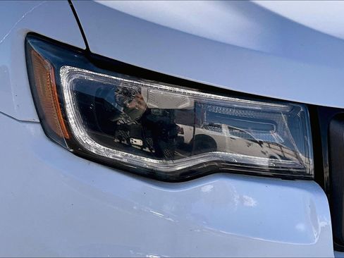 Used 2019 Jeep Grand Cherokee High Altitude image 32