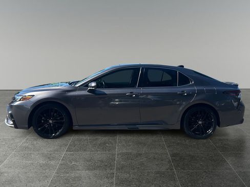 Used 2021 Toyota Camry XSE image 4