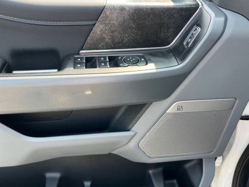 Certified 2022 Ford F150 XLT w/ Equipment Group 302A High image 9