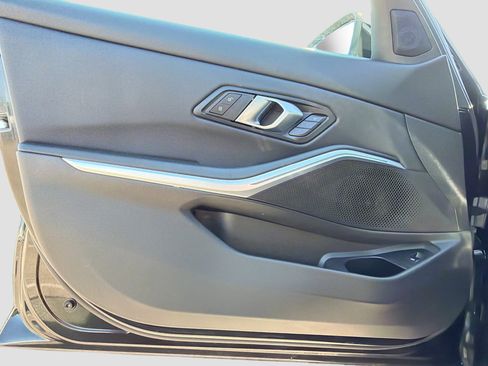 Used 2025 BMW 330i Sedan image 21